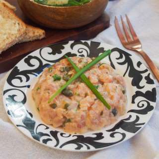 Salmon tartare