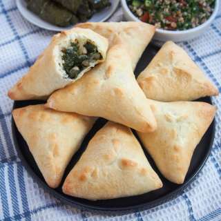 Spinach fatayer