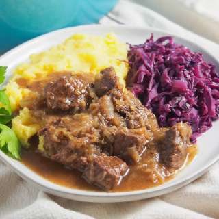 Hachee (Dutch beef and onion stew)