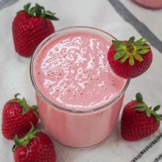 Strawberry lassi