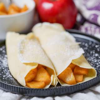 Apple crepes