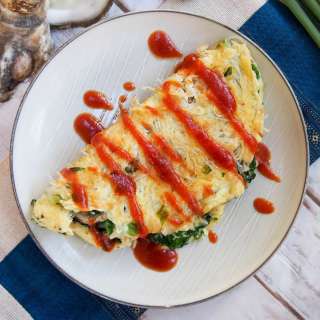 Taiwanese oyster omelette