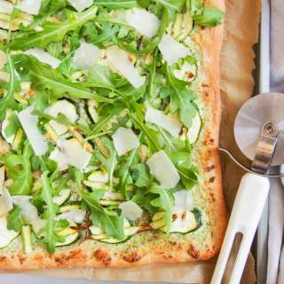 Green pizza