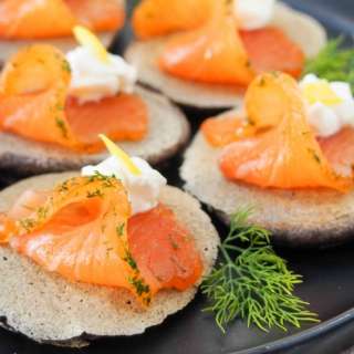 Blini with smoked salmon (or gravlax)