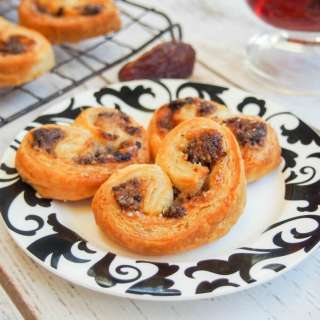 Date walnut palmiers