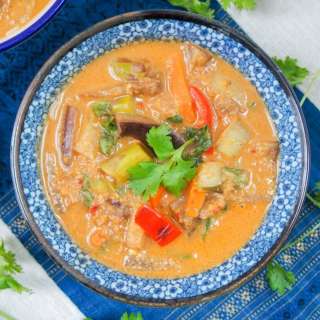 Vegetarian Thai red curry (from scratch)