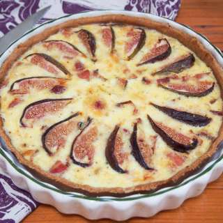 Fig, goat's cheese and bacon quiche