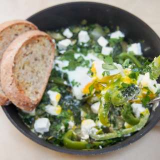 Green shakshuka