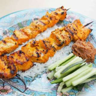 Chicken satay with peanut sauce