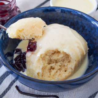 Dampfnudel (German sweet dumplings)