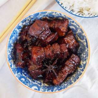 Hong shao rou (red braised pork belly)