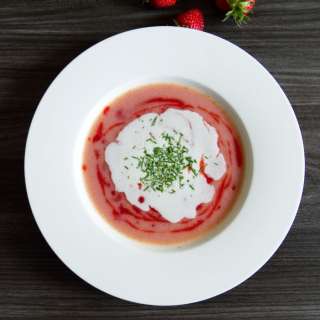 White Asparagus & Strawberry Soup
