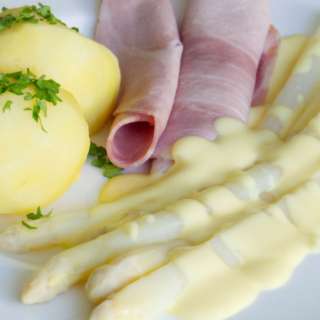 Traditional German White Asparagus with Boiled Potatoes and Ham Recipe