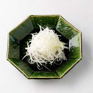 How to Make Shiraga Negi (Julienned Long Green Onion Garnish)