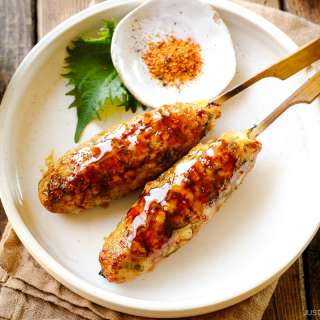 Tsukune (Japanese Chicken Meatball Skewers)
