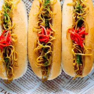 Yakisoba Pan (Yakisoba Dog)