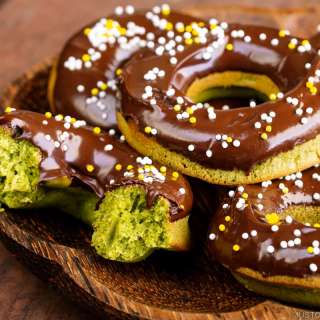Matcha Donuts
