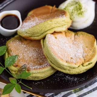 Matcha Soufflé Pancakes