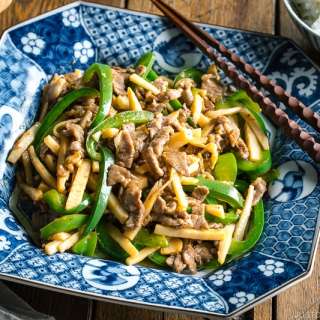 Beef and Green Pepper Stir Fry (Chinjao Rosu)