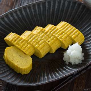 Tamagoyaki (Japanese Rolled Omelette) — Dashimaki Tamago