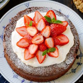 Chocolate Gateau (Chocolate Cake)