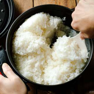 How to Cook Japanese Rice in a Pot on the Stove