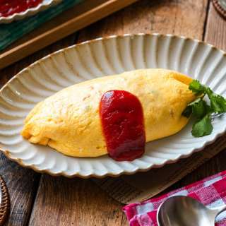 Omurice (Japanese Omelette Rice)