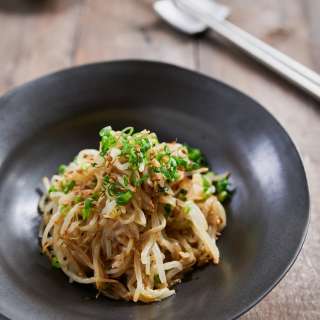 Sukju Namul (Korean Bean Sprout Salad)