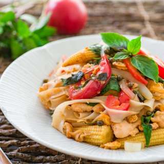Pad Kee Mao (ผัดขี้เมา)