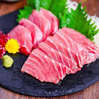 Tuna Sashimi with Miso Sauce (Maguro to Misodare)