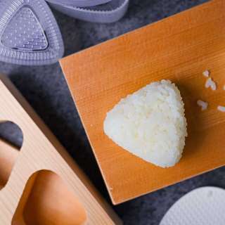 3 Ways to Shape Onigiri (Japanese Rice Balls)