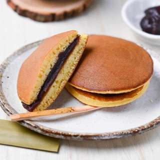 Dorayaki (Japanese Red Bean Pancake)