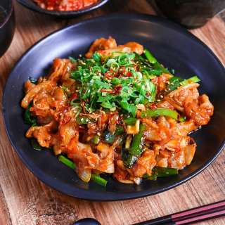 Buta Kimuchi Itame (Pork and Kimchi Stir Fry)