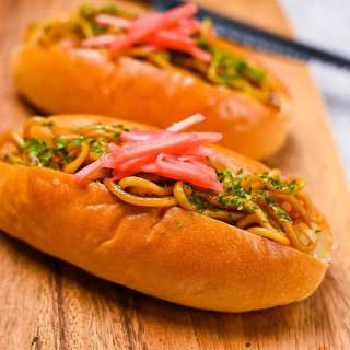 Yakisoba Pan (Yakisoba Sandwich in a Bread/Bun)