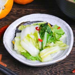 Japanese Napa Cabbage Pickles (Hakusai no Asazuke)