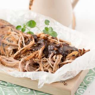Slow-Cooker Pulled Pork Tenderloin Japanese Plum Sauce プルドポーク