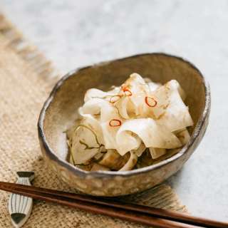 PIckled Daikon (My Aunt Keiko's Recipe) 大根の漬物