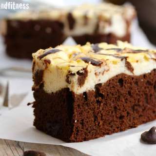 Cheesecake Swirl Protein Cake