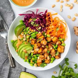 Thai Tofu Bowls with Spicy Peanut Sauce