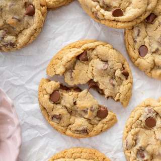 Crumbl Chocolate Chip Cookies 