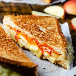 Sriracha Apple Grilled Cheese Recipe