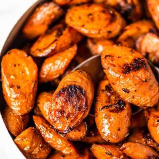 Quick Garlic Roasted Carrots Recipe