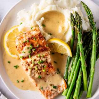 Creamy Lemon Garlic Salmon Recipe
