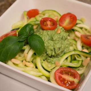 Avocado Pesto Zoodles