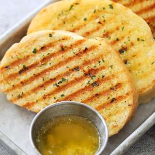Skillet Garlic Bread
