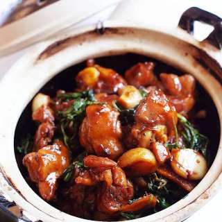 Three Cup Chicken (三杯鸡)