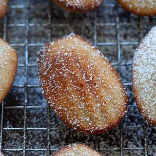 Madeleines (with Pumpkin Spice)