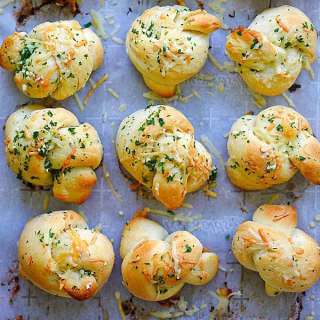 Garlic Parmesan Dinner Rolls Recipe
