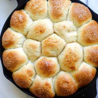 Skillet Dinner Rolls