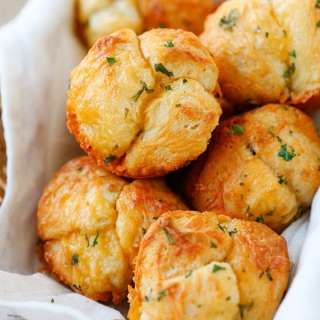 Easy Cheesy Pull-Apart Rolls